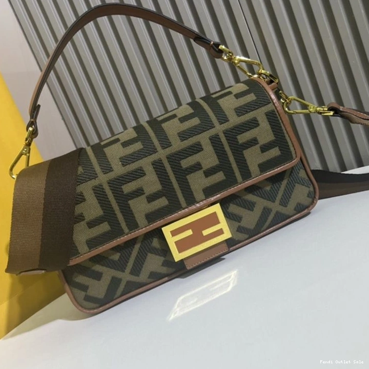Cheap Canvas Fendi Baguette Bag Medium In Green FF Motif 0806